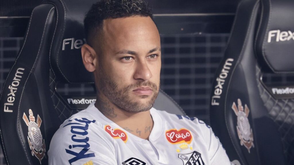 Neymar diz que está fora de Vasco x Santos e não dá prazo para retorno