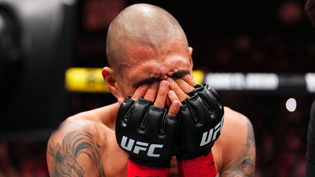 Mexicano faz relato emocionante no UFC: ‘Meu avô vendeu sua caminhonete para pagar minha cirurgia’