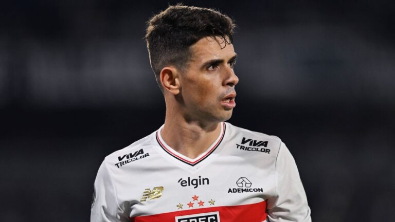 Zubeldía dá notícia ruim sobre Oscar e projeta São Paulo na Libertadores