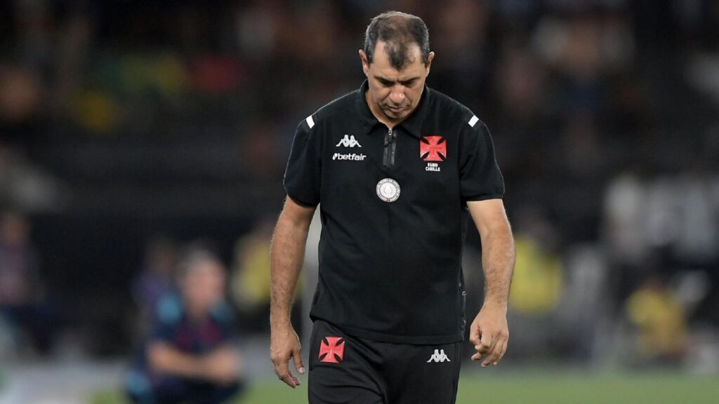 Carille em risco no Vasco? Técnico tem duas ‘finais’ por permanência