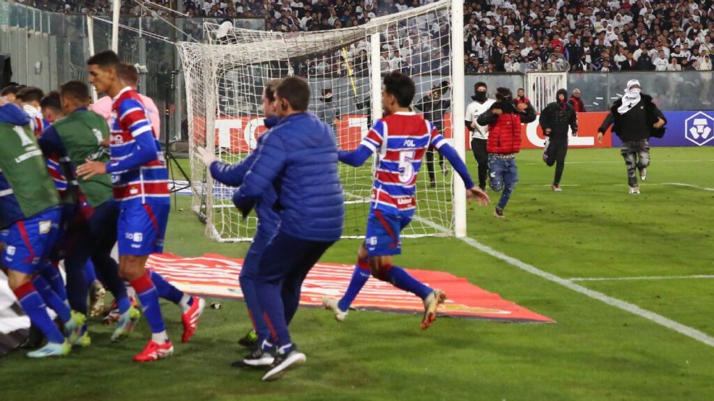 O que acontece com Colo-Colo x Fortaleza após jogo da Libertadores ser cancelado