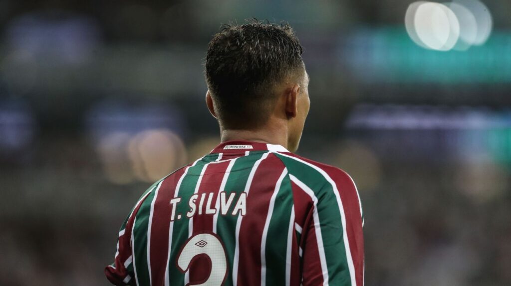 Thiago Silva sofre lesão na coxa e vira desfalque no Fluminense