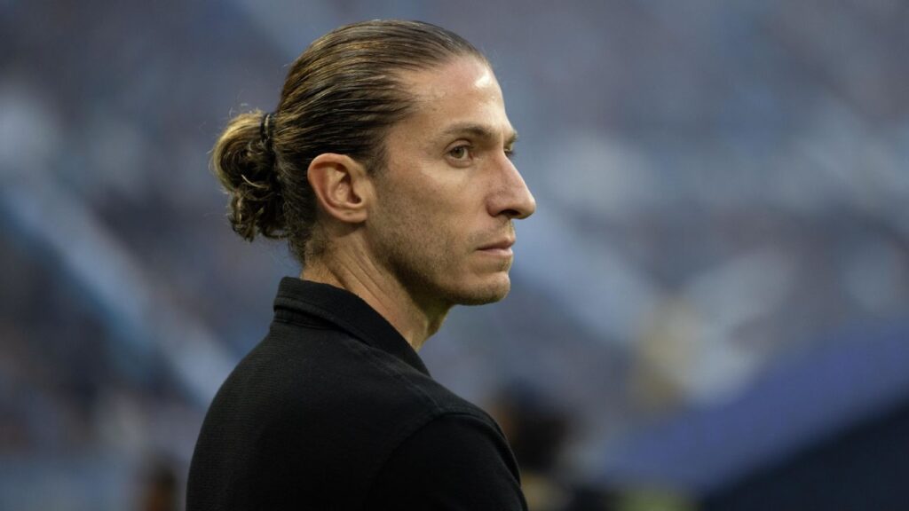 Filipe Luís cita Barcelona e PSG e critica ‘analistas do Youtube’