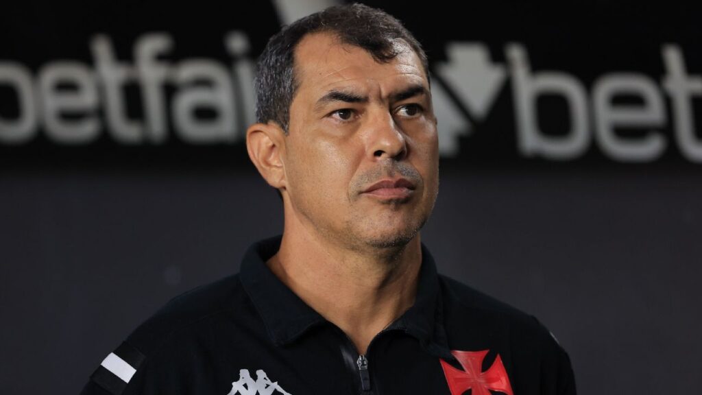 Carille rebate vaias da torcida do Vasco após empate com Lanús