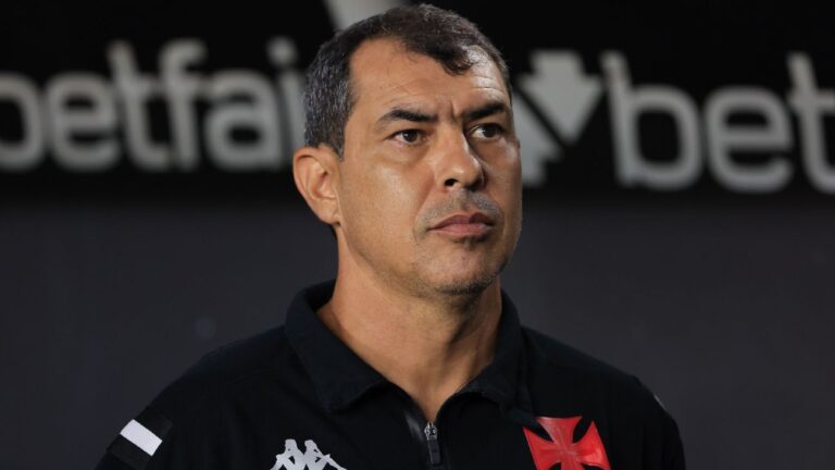 Carille rebate vaias da torcida do Vasco após empate com Lanús