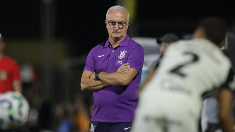 Reforço ‘sumido’ do Corinthians pode receber oportunidade de Dorival