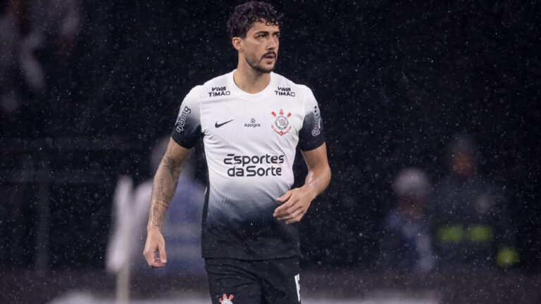 Gustavo Henrique será submetido a cirurgia de hérnia e vira desfalque no Corinthians