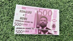 Torcida do Valladolid atira notas de dinheiro com cara de Ronaldo ‘Fenômeno’