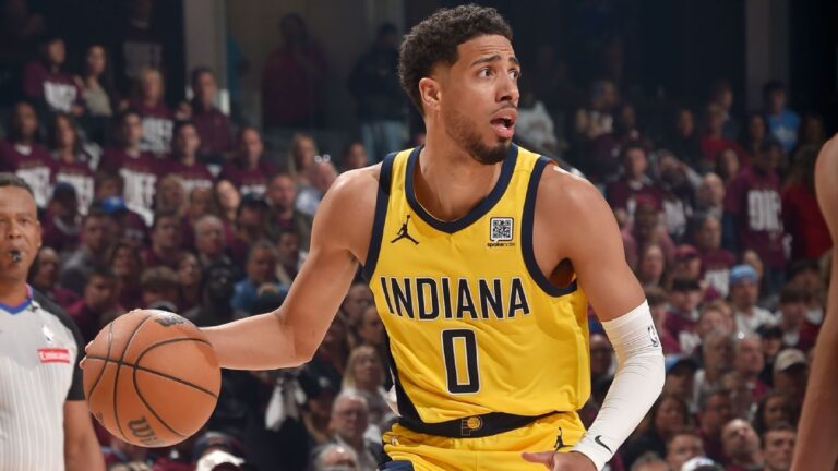 Pacers calam torcida, batem os Cavs e largam na frente nas semis da NBA