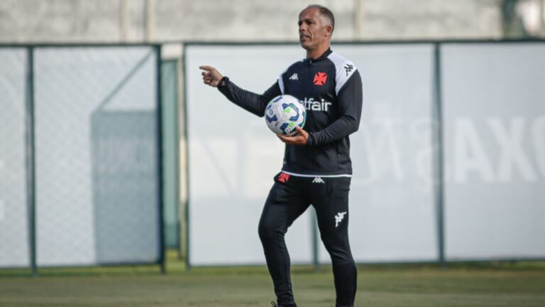 Felipe pede desculpas após Vasco ser goleado na Venezuela