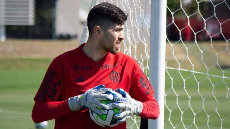 Flamengo e Rossi se manifestam após tentativa de assalto a jogadores, e clube promete mudança