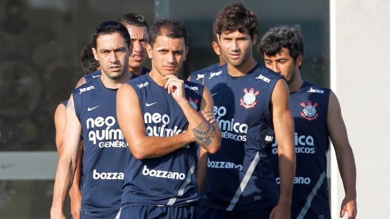 Ex-Corinthians diz que recusou convite do clube para voltar e revela motivo para aposentadoria precoce: ‘Não era mais dinheiro…’