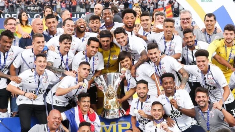 Sem clube, ex-Corinthians desabafa: ‘Vou ficar passando isso sempre?’