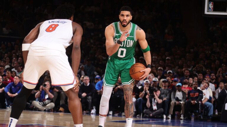 Celtics mantêm alto aproveitamento em todos os períodos e diminuem contra os Knicks