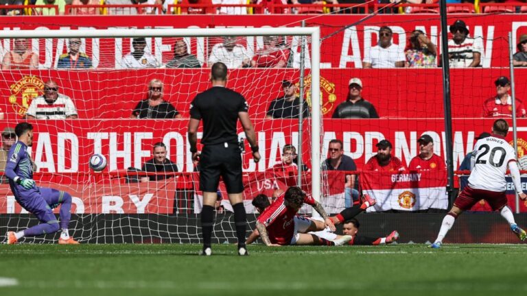 United perde e chega a sete jogos sem vencer na Premier League