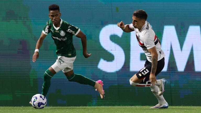 Estêvão se despede de clássicos pelo Palmeiras sem gols