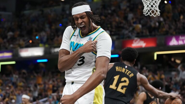 Pacers atropelam os Cavs, abrem 3 a 1 na série, e Mitchell lesiona o tornozelo