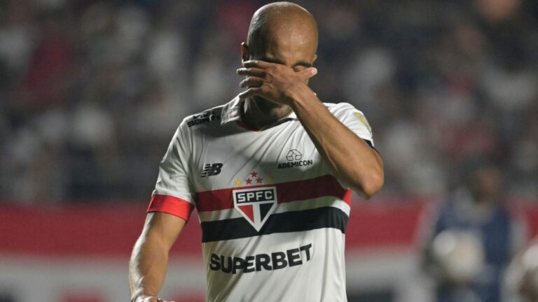 São Paulo x Libertad: Lucas sofre trauma no joelho, passará por exames e vira desfalque