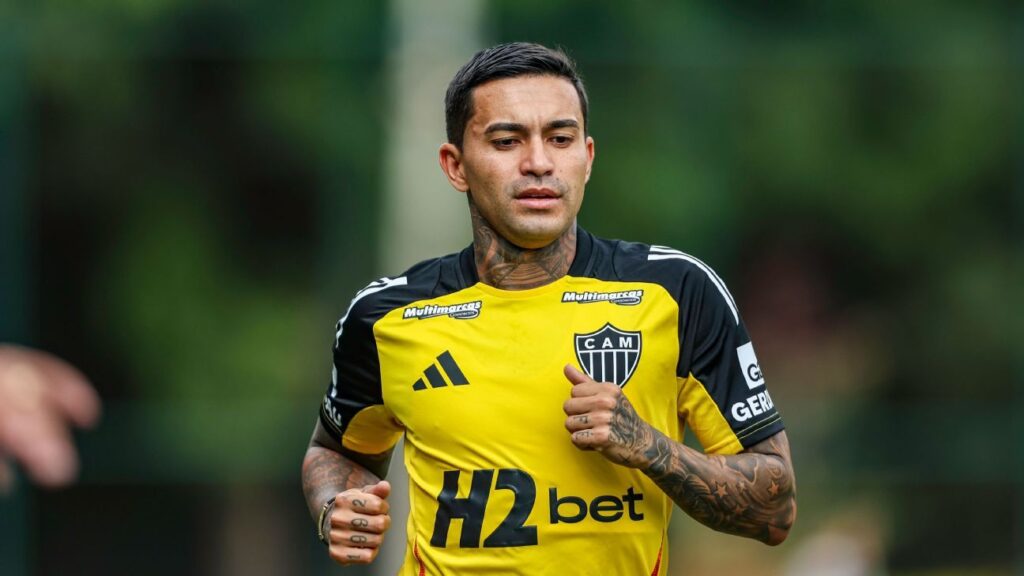 Dudu diz preferir grama natural, mas quer Arena como ‘fortaleza sintética’