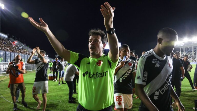 Diniz ironiza sobre saidinha no Vasco: ‘Vai contando’