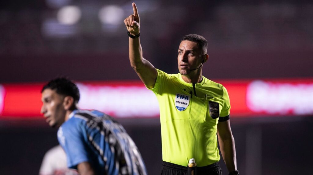 Presidente e auxiliar do Grêmio desabafam após pênalti para o São Paulo