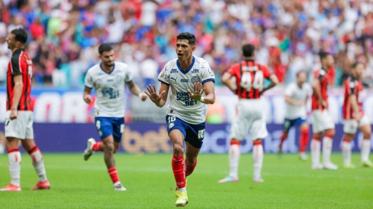 Bahia vence Vitória em clássico marcado por expulsões pelo Brasileirão