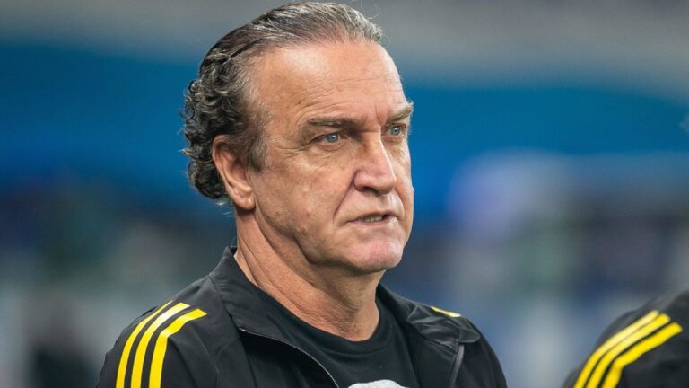 Cuca diz que Cruzeiro era favorito contra Atlético-MG e comemora: ‘Saborear o ponto’