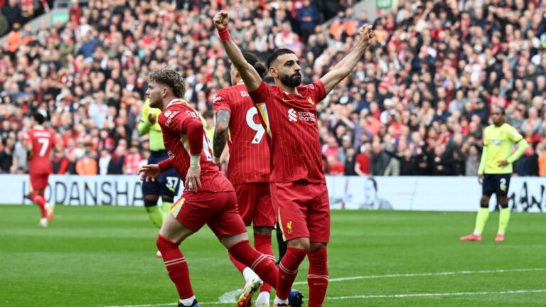 O que falta para Salah bater recorde de duas lendas da Premier League