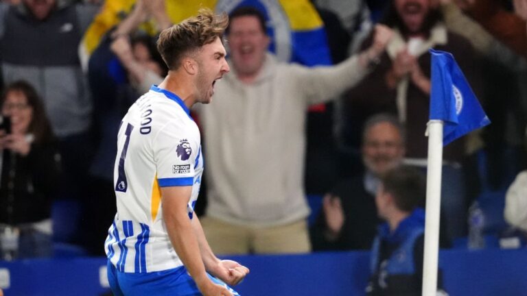 Liverpool leva virada no fim e mantém sonho do Brighton por vaga na Conference