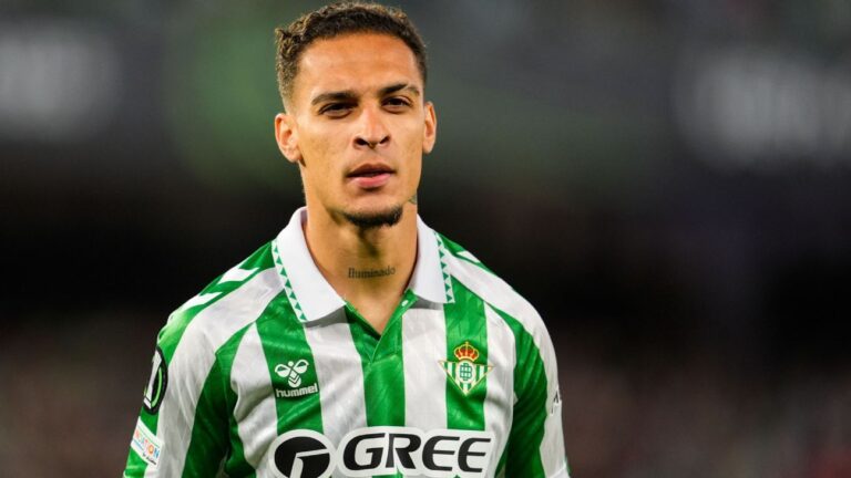 Perto do adeus? Antony se manifesta após marcar golaço e ser ovacionado no Betis