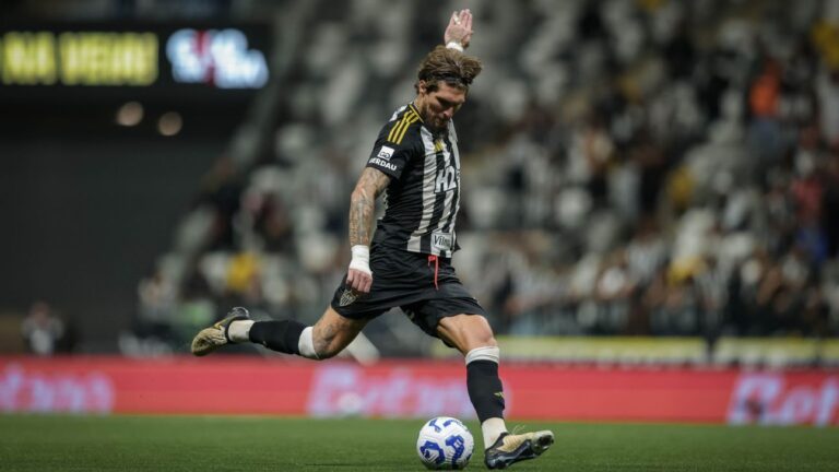 Lyanco admite que merecia ter sido expulso em Atlético x Corinthians