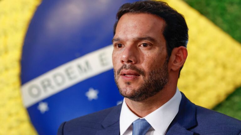 Brasil pode sediar Mundial de Clubes de 2029 após reunião de Samir Xaud com a Fifa