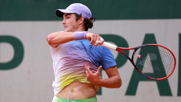 João Fonseca se garante na 2ª rodada de Roland Garros