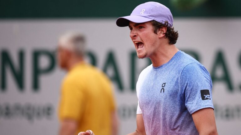 João Fonseca: onde assistir ao vivo contra Jack Draper em Roland Garros
