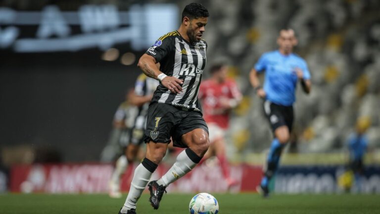 Hulk desabafa após tropeço do Atlético-MG na Sul-Americana