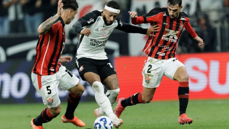 Corinthians e Vitória empatam, e Ancelotti vê primeiro 0 a 0