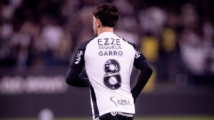 ‘Guerra política do Corinthians atrapalha o nosso trabalho’, admite Garro
