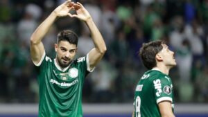 Libertadores: Torcida do Universitario se desespera com Palmeiras