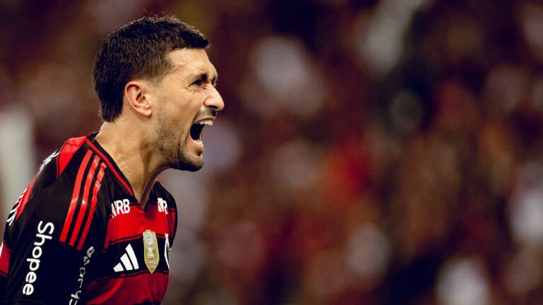 Arrascaeta responde se ainda pensa em deixar Flamengo para atuar na Europa