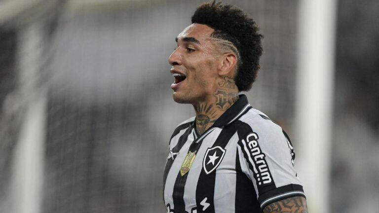 No adeus ao Botafogo, Igor Jesus prevê sucesso na Premier League: ‘Vou me dar bem’