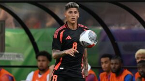 Quem é o ‘Neymar colombiano’ que Flamengo negocia para o Mundial