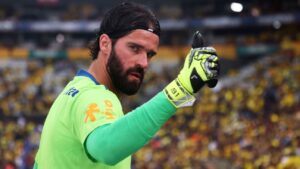 Alisson é sincero sobre futuro no Liverpool e abre portas para defender time no Brasil