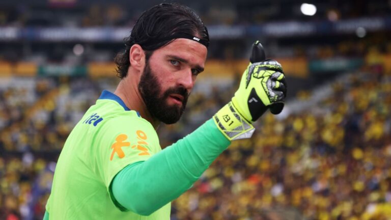 Alisson é sincero sobre futuro no Liverpool e abre portas para defender time no Brasil