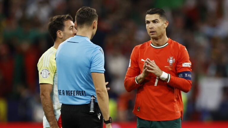 Provocou? A reação de Cristiano Ronaldo após gol de Portugal na Nations