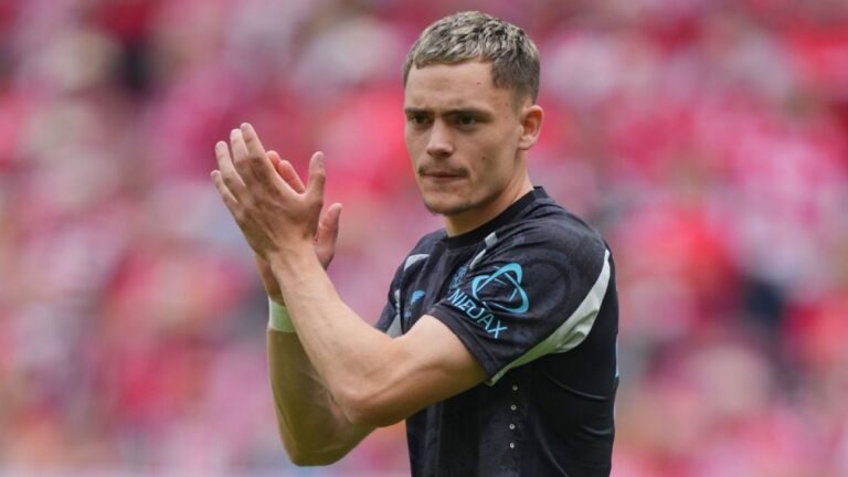 Liverpool paga quase R$ 1 bilhão em meia, o mais caro da Premier League