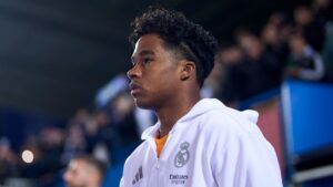 Por que Endrick foi inscrito, mas nem viajou para o Mundial