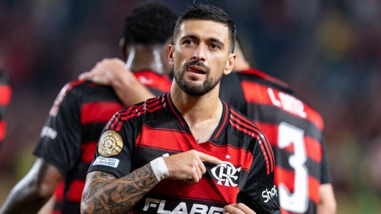 Flamengo vence Espérance e estreia com o pé direito no Mundial de Clubes