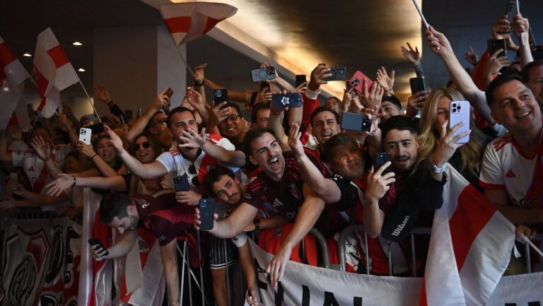 Torcedores rodarão quase 4 mil km de carro para ver o River Plate no Mundial