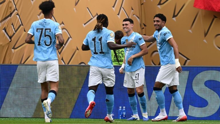 City leva ‘sustos’, mas estreia com vitória no Mundial