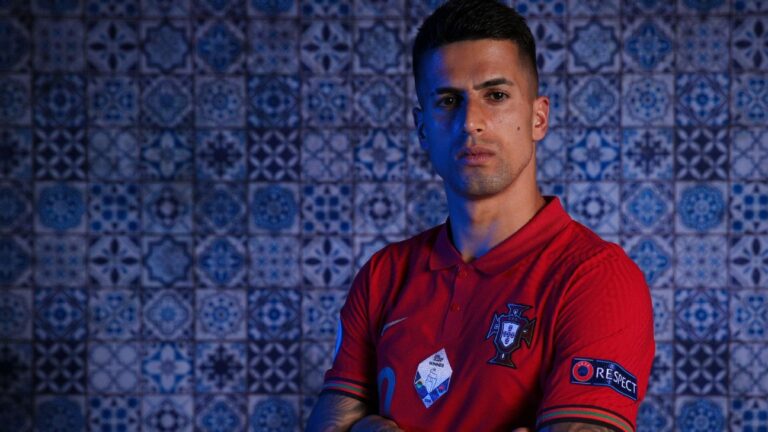 João Cancelo torce para o Corinthians? ‘Fala do bando de loucos’, brinca Malcom
